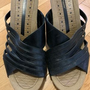 Barely worn Hush Puppies!!